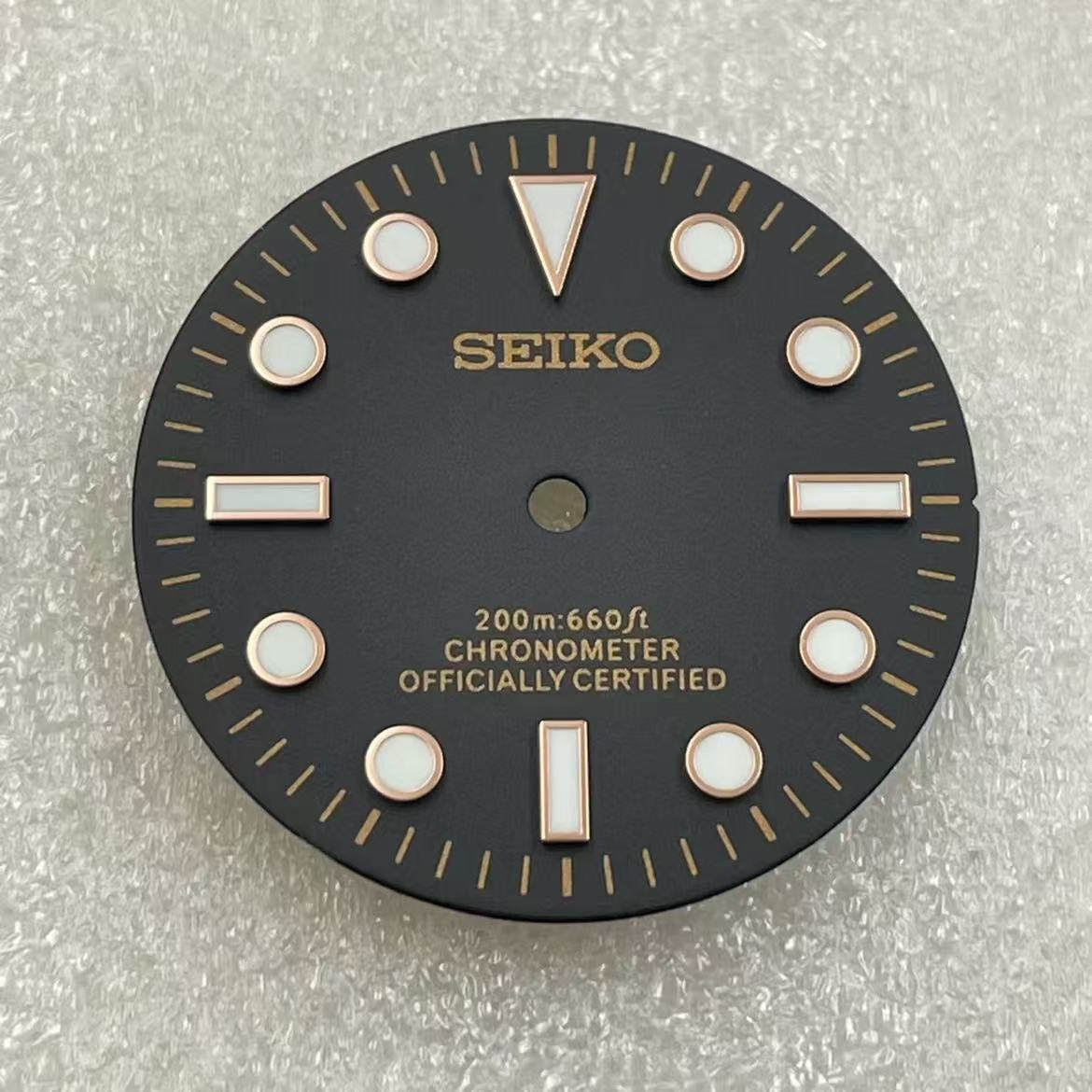 Custom SeikoDial submarine 200m:660ft