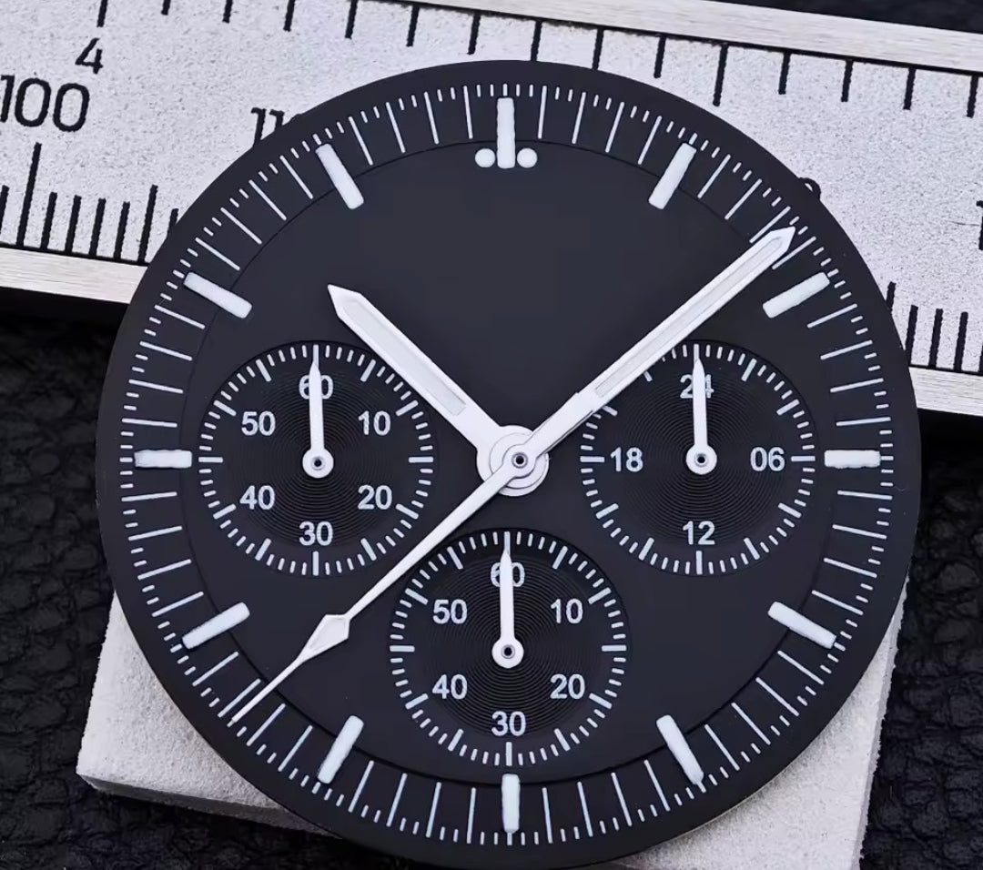 aquanautCase, plogo strap, o dial, no hands