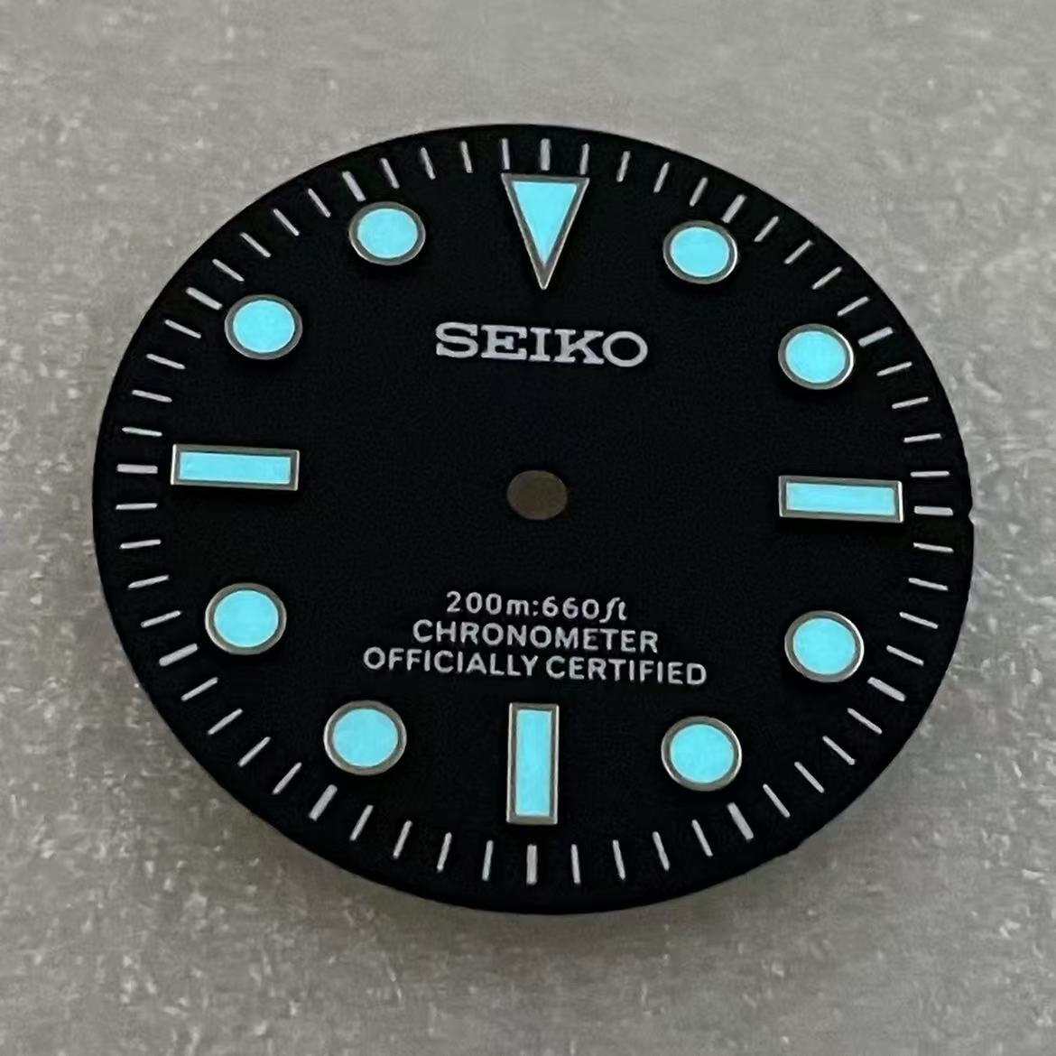 Custom SeikoDial submarine 200m:660ft